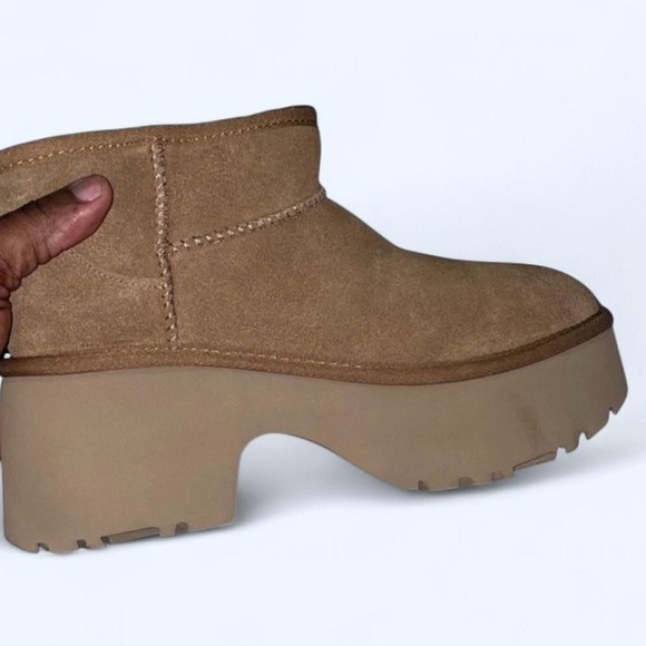 UGG Tan winter boot new in box - Picture 1 of 3